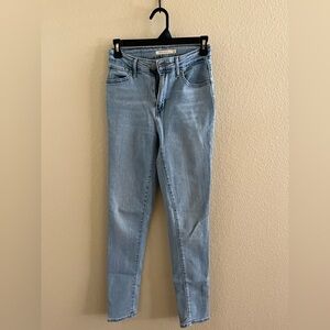 Levi’s 721 Skinny High Rise jeans size 26.